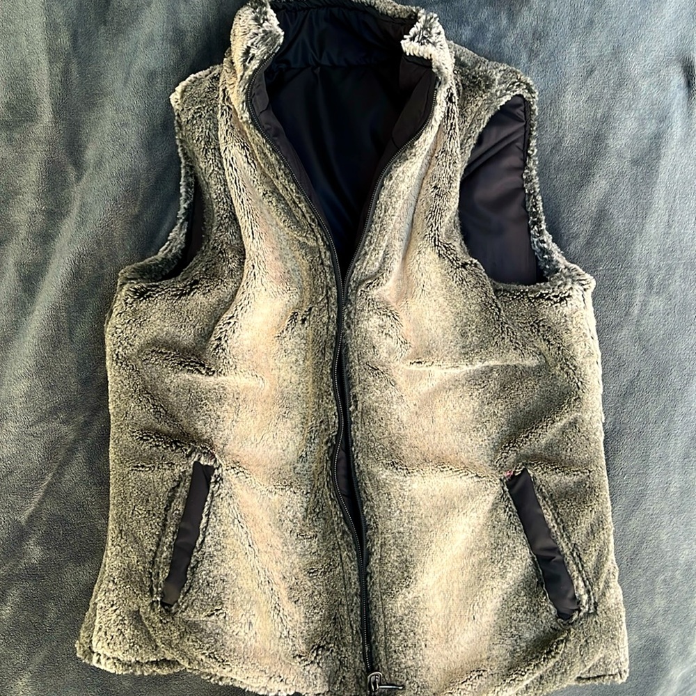 Reversible vest